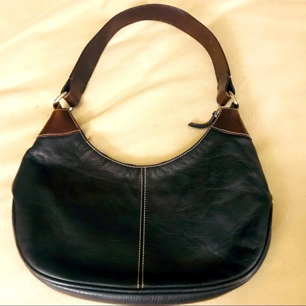 Dooney & Bourke classic dooney